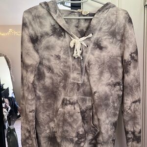 Tie-Dye Lace-Up Hoodie in Gray